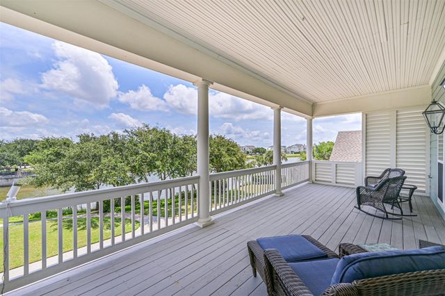 2 Compass Circle, Galveston, TX 77554