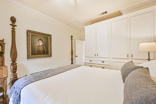 2 Compass Circle, Galveston, TX 77554