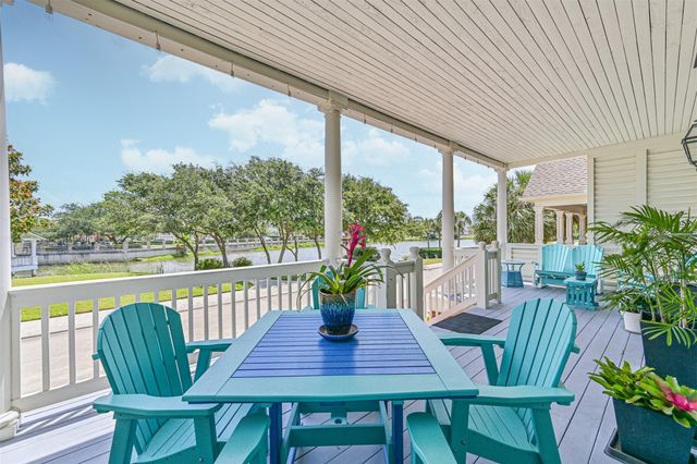 2 Compass Circle, Galveston, TX 77554
