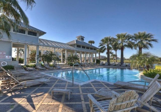 2 Compass Circle, Galveston, TX 77554