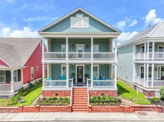 2 Compass Circle, Galveston, TX 77554
