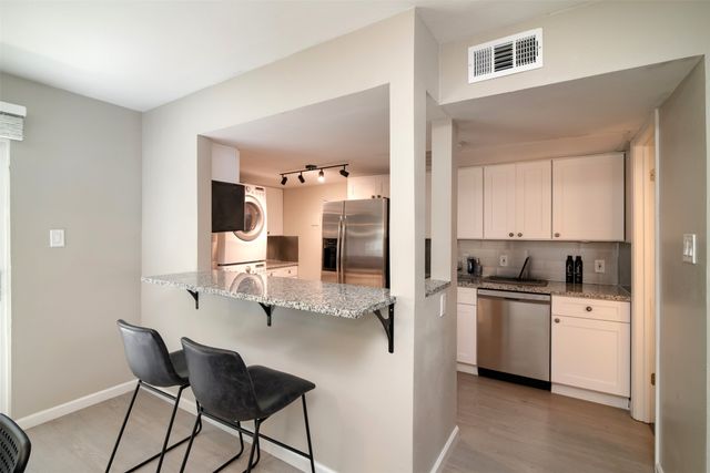 15924 Coolwood Drive 1039, Dallas, TX 75248