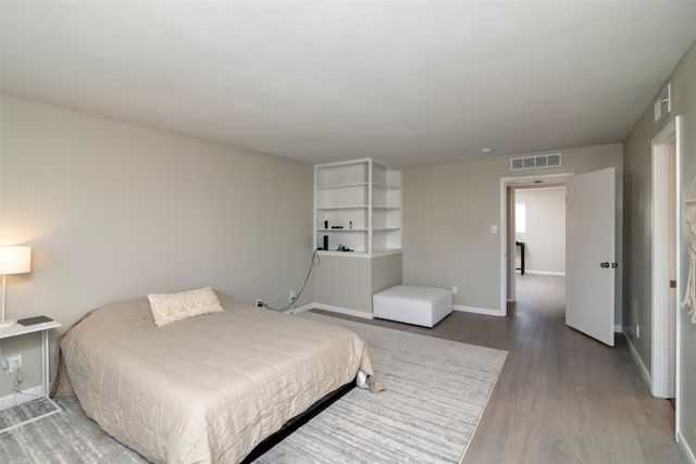 15924 Coolwood Drive 1039, Dallas, TX 75248