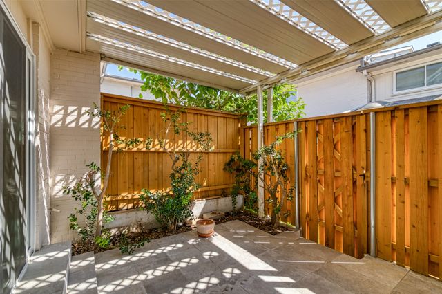 15924 Coolwood Drive 1039, Dallas, TX 75248
