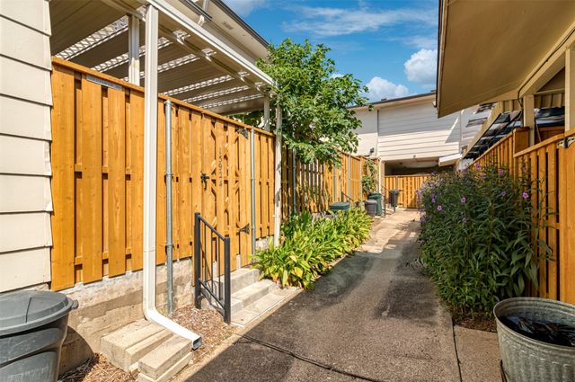 15924 Coolwood Drive 1039, Dallas, TX 75248