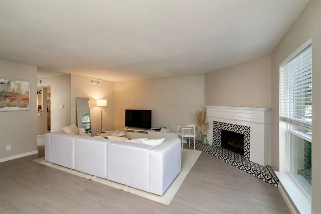 15924 Coolwood Drive 1039, Dallas, TX 75248