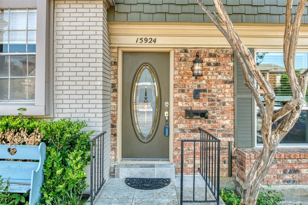 15924 Coolwood Drive 1039, Dallas, TX 75248