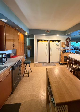 55895 Inn-D-Inn Drive, Dowagiac, MI 49047