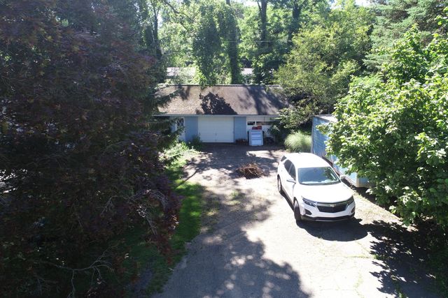55895 Inn-D-Inn Drive, Dowagiac, MI 49047