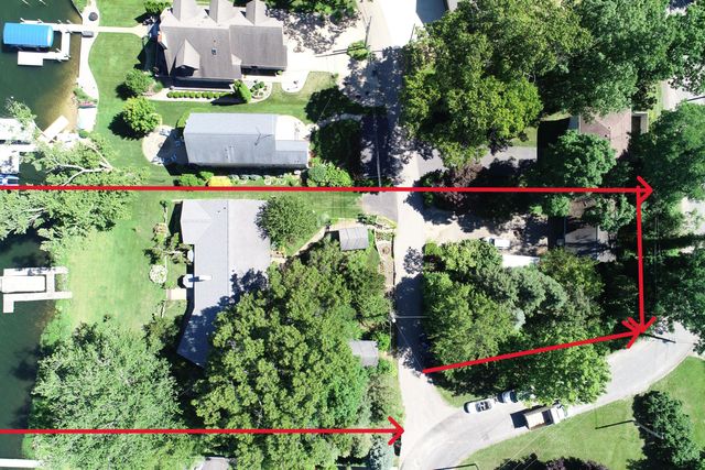 55895 Inn-D-Inn Drive, Dowagiac, MI 49047