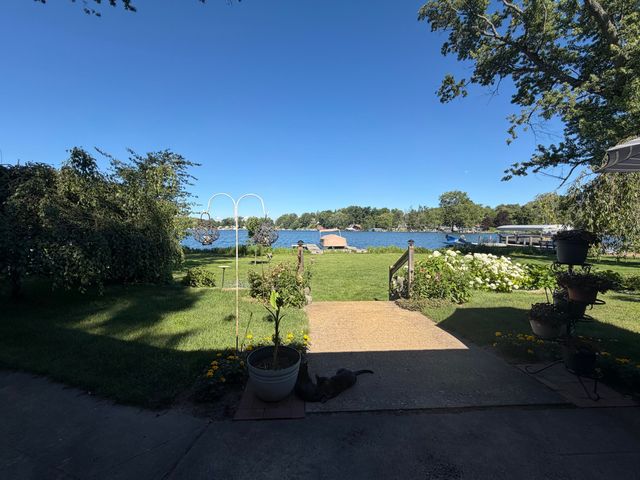 55895 Inn-D-Inn Drive, Dowagiac, MI 49047