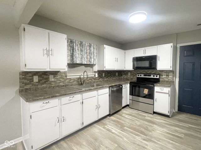 1339 Blue Heron Lane, Greenwood, IN 46143