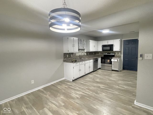 1339 Blue Heron Lane, Greenwood, IN 46143