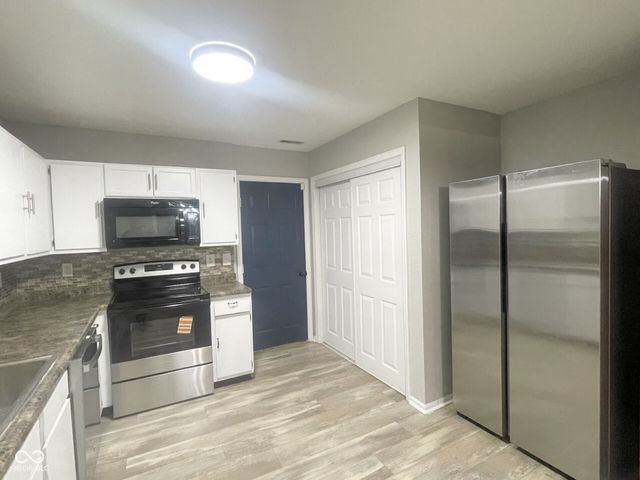 1339 Blue Heron Lane, Greenwood, IN 46143