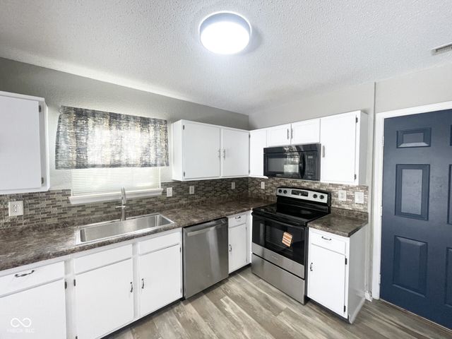 1339 Blue Heron Lane, Greenwood, IN 46143