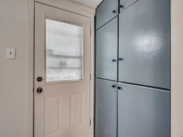 1237 N Holly Avenue, Oklahoma City, OK 73127