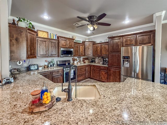 22238 E 843 Road, Park Hill, OK 74451