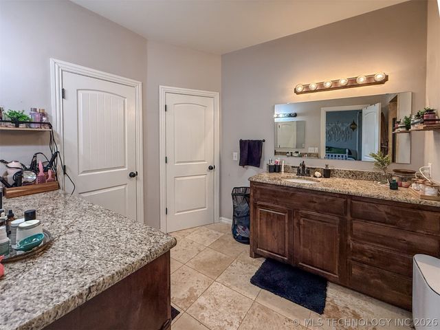 22238 E 843 Road, Park Hill, OK 74451