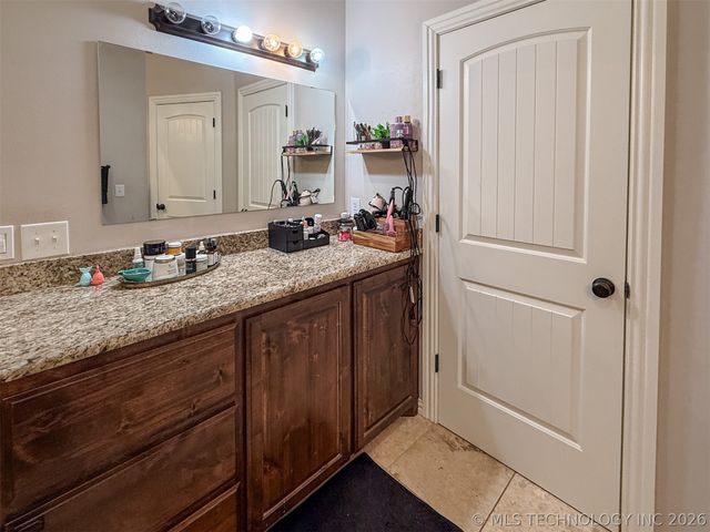 22238 E 843 Road, Park Hill, OK 74451