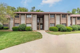 420 Heine Avenue 420, Elgin, IL 60123