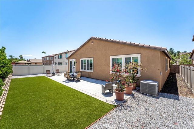 28426 Heather Green Way, Menifee, CA 92584