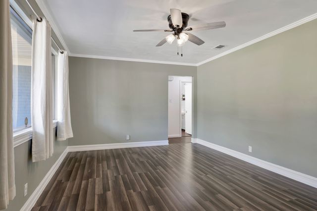 3705 Delaware Trail, Lake Worth, TX 76135