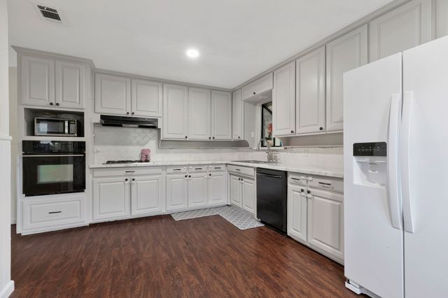 3705 Delaware Trail, Lake Worth, TX 76135