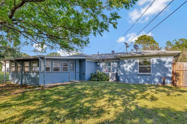 3705 Delaware Trail, Lake Worth, TX 76135