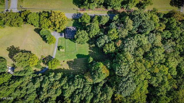 2906 Cherokee Road, Johnson City, TN 37604