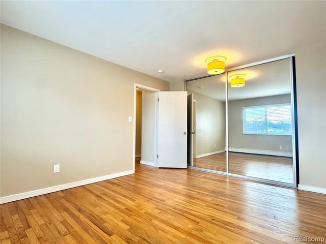 475 S Adams Road 19, Birmingham, MI 48009