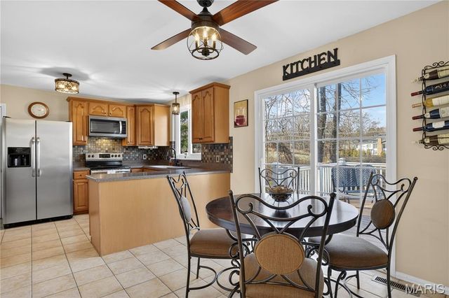 15489 Long Castle Forest Court, Chesterfield, MO 63017