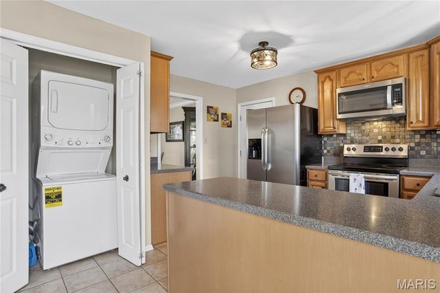 15489 Long Castle Forest Court, Chesterfield, MO 63017