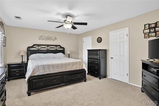 15489 Long Castle Forest Court, Chesterfield, MO 63017