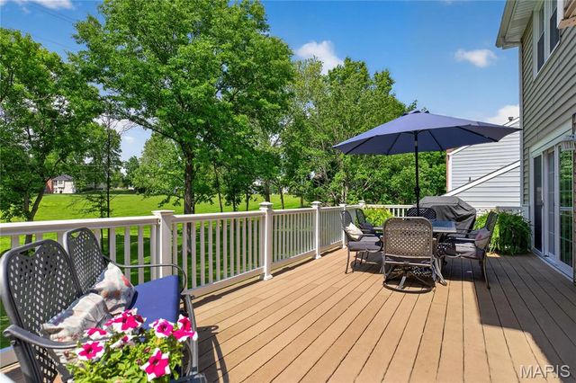 15489 Long Castle Forest Court, Chesterfield, MO 63017