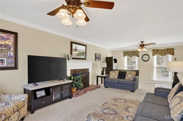 15489 Long Castle Forest Court, Chesterfield, MO 63017