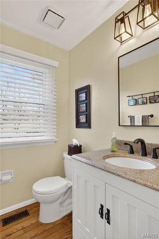 15489 Long Castle Forest Court, Chesterfield, MO 63017