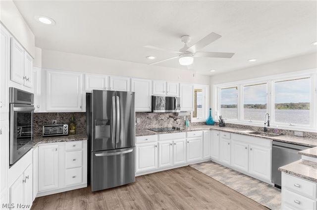 1408 NE River Road, Lake Milton, OH 44429