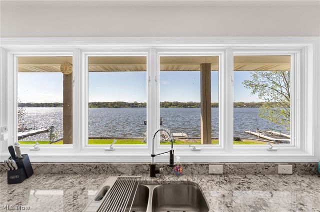 1408 NE River Road, Lake Milton, OH 44429