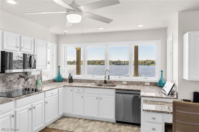 1408 NE River Road, Lake Milton, OH 44429