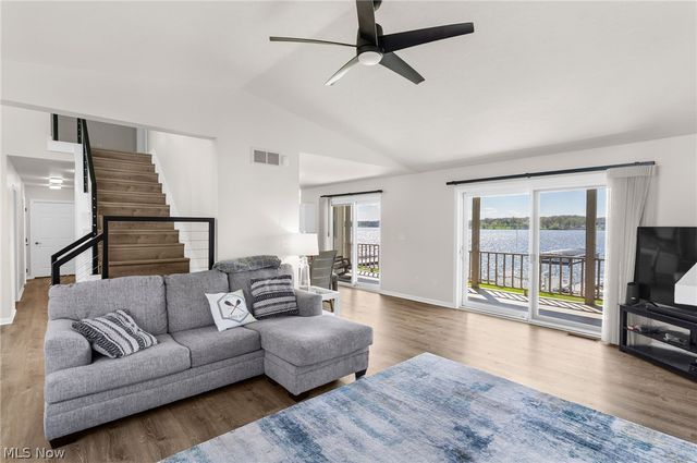 1408 NE River Road, Lake Milton, OH 44429