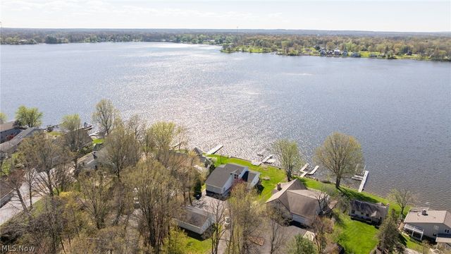 1408 NE River Road, Lake Milton, OH 44429
