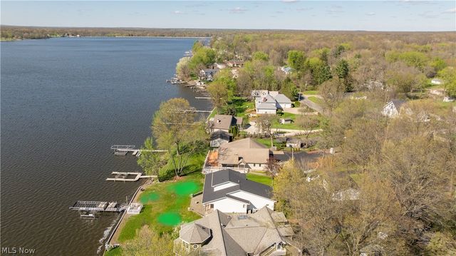 1408 NE River Road, Lake Milton, OH 44429