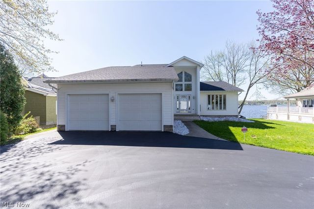 1408 NE River Road, Lake Milton, OH 44429