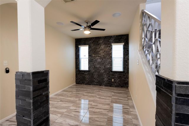 6442 Wilshire Lakes, Houston, TX 77040