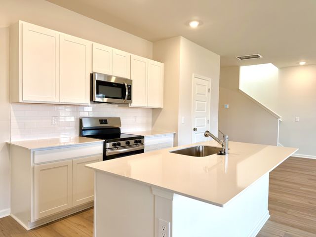 913 Moray Ln, Clarksville, TN 37043