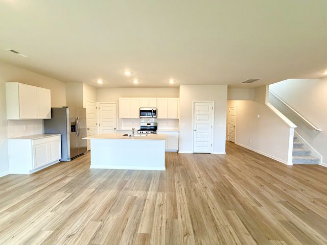 913 Moray Ln, Clarksville, TN 37043