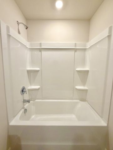 913 Moray Ln, Clarksville, TN 37043