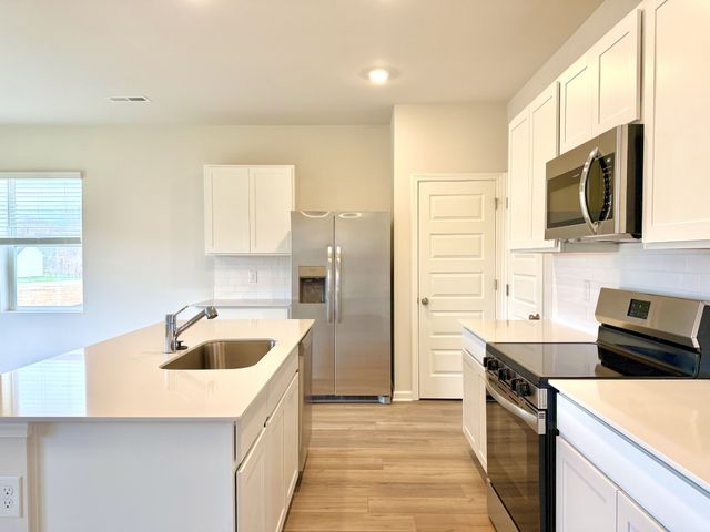 913 Moray Ln, Clarksville, TN 37043