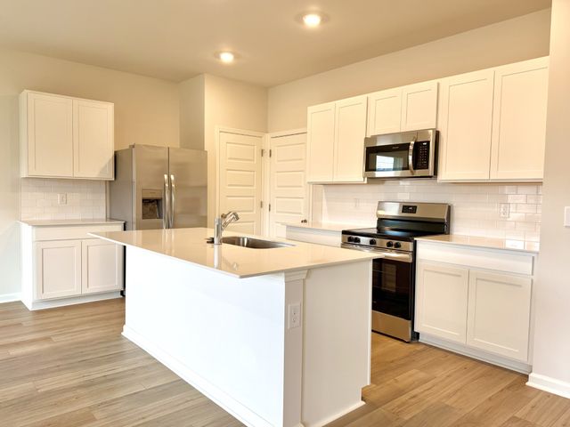 913 Moray Ln, Clarksville, TN 37043