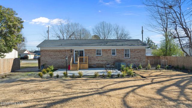 208 S Webb Street, Selma, NC 27576